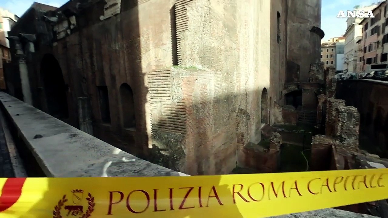 Cade dal muro perimetrale del Pantheon, muore turista a Roma