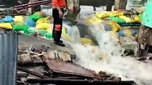 Sandbag Wall na pangharang sa Nasirang Riverwall sa Brgy. San Jose, Navotas City, Bumigay [Full Movie]