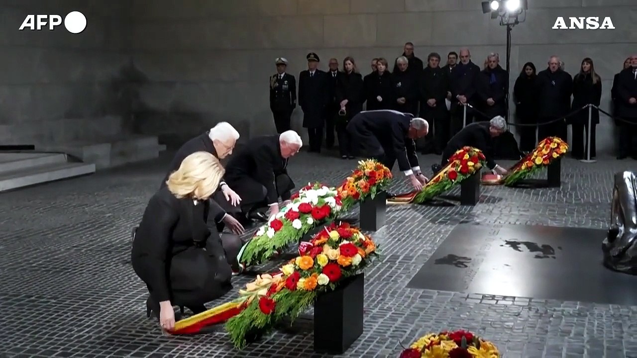 Mattarella alla Neue Wache di Berlino con Steinmeier e Merz