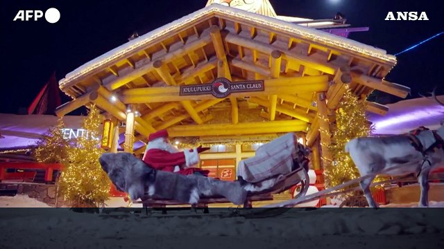 Babbo Natale parte dalla Lapponia per consegnare i regali
