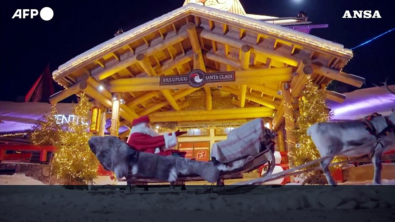 Babbo Natale parte dalla Lapponia per consegnare i regali