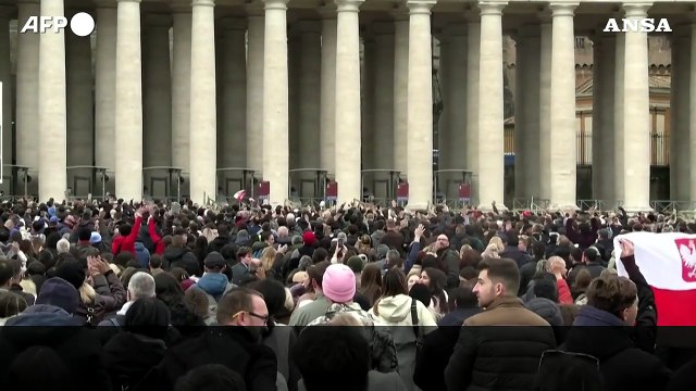 Il Papa all'Angelus: Basta violenze in Congo