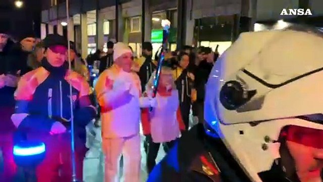 Milano Cortina, acceso in Prato della Valle a Padova il braciere olimpico di tappa