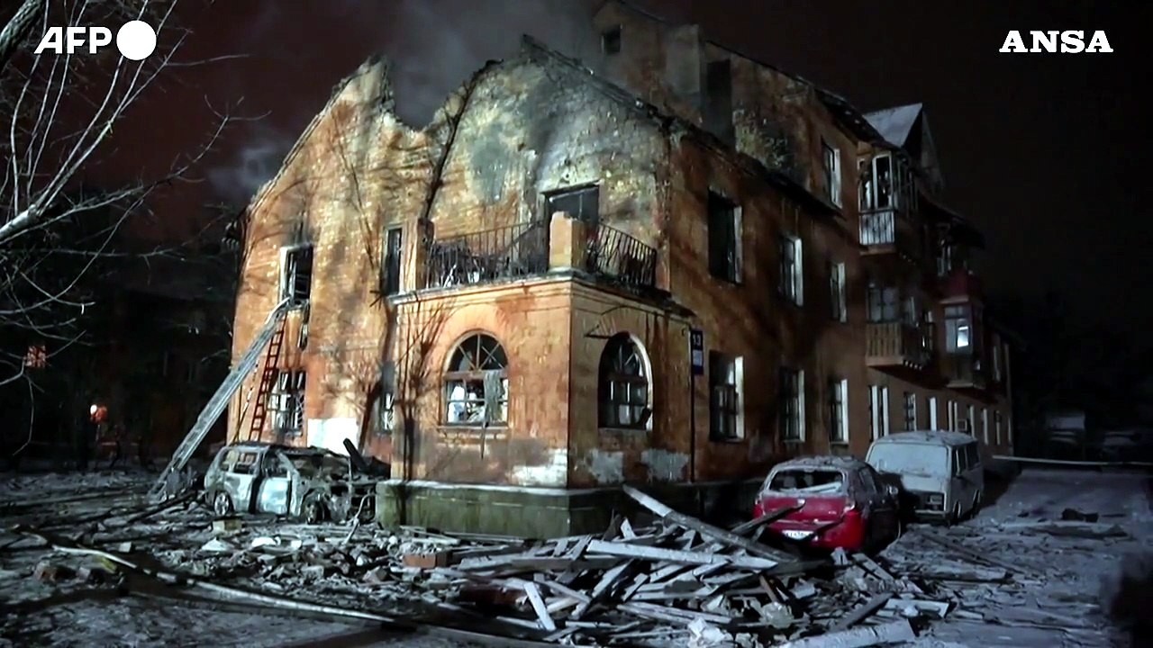 Ucraina, massicci raid russi su Kiev: almeno quattro morti e 19 feriti