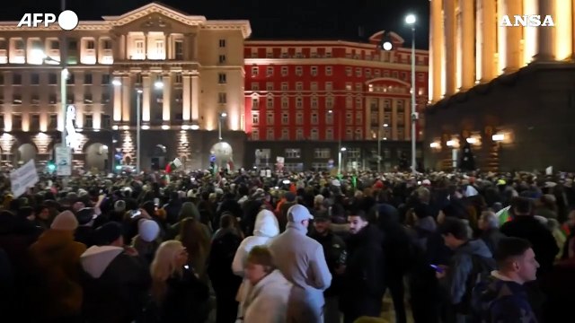 In Bulgaria nuove proteste, migliaia in piazza contro il governo accusato di corruzione
