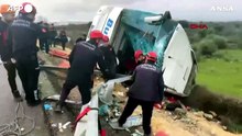 Turchia, pullman fuori strada presso Antalya: otto morti e 26 feriti