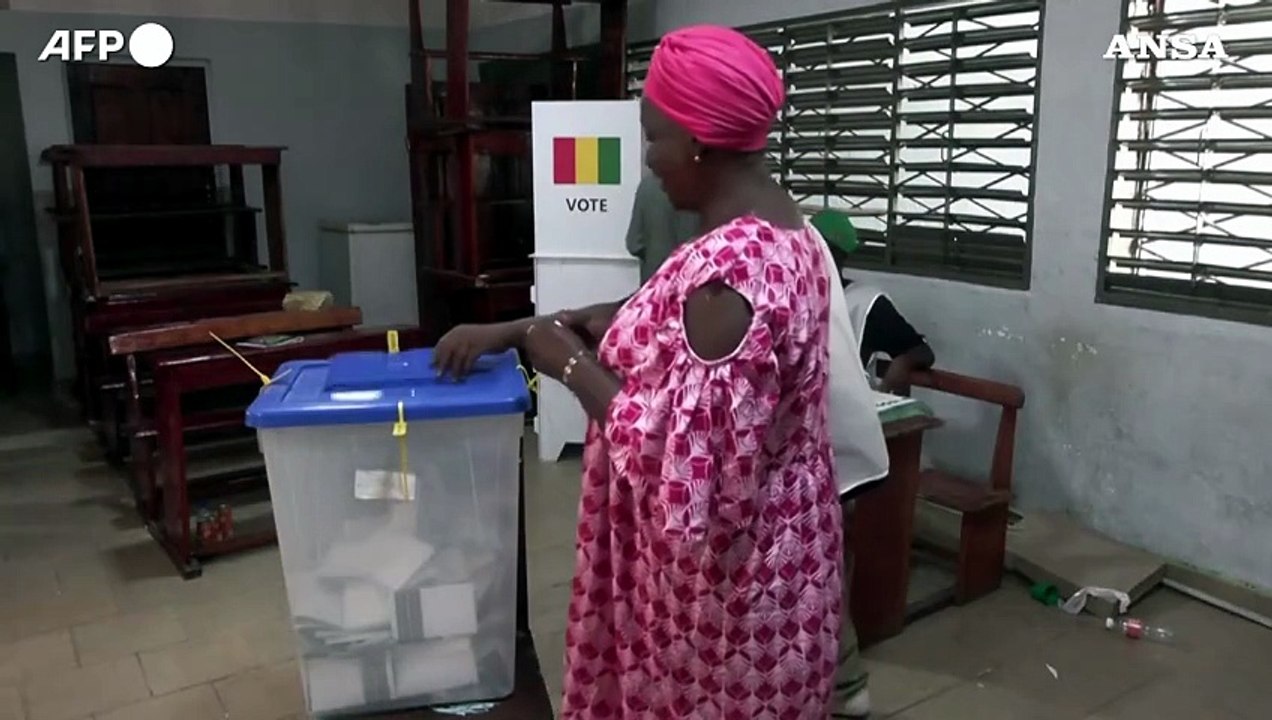 Urne aperte, la Guinea elegge il suo presidente