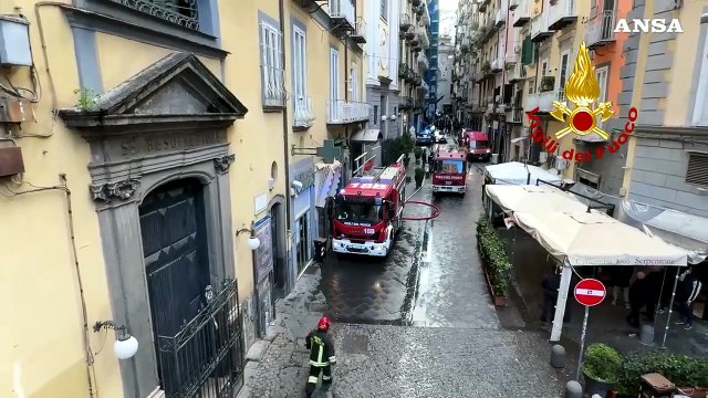 Vigili del fuoco: Il teatro Sannazaro e' completamente compromesso