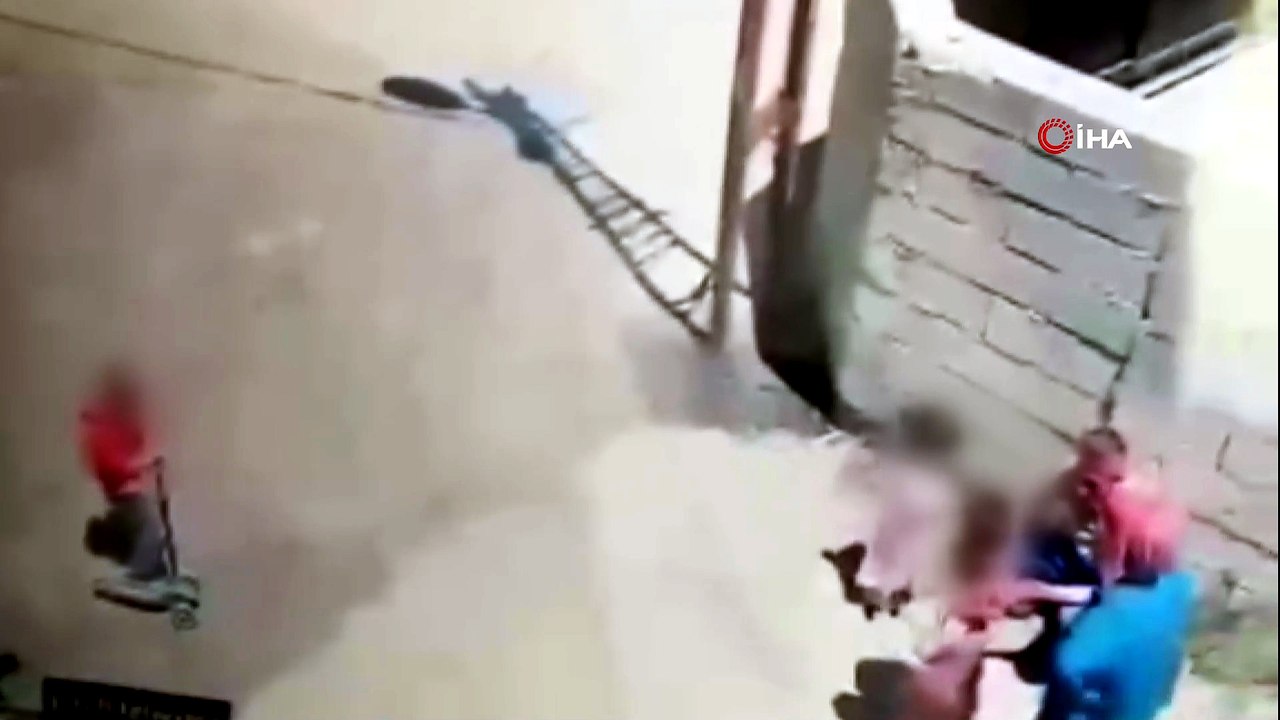 Van’da sokakta oynayan çocuğa saldırı: O anlar kamerada