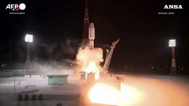 Russia, lanciato il razzo Soyuz-2.1b con satelliti per comunicazioni