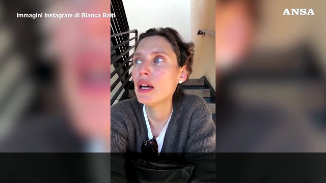 Bianca Balti in lacrime: In Iran sparano e uccidono le persone in ospedale