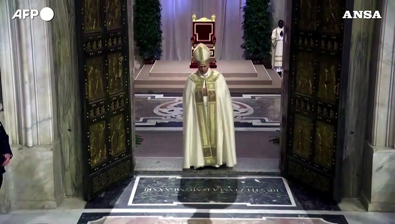 S. Pietro, papa Leone chiude la porta santa: termina il Giubileo