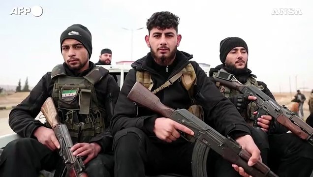 Siria, truppe di Damasco entrano ad Hasakeh dopo l'accordo con i curdi