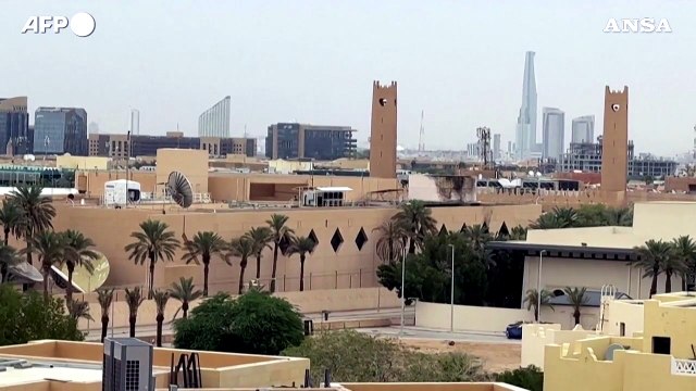 Due droni contro l'ambasciata Usa a Riad, domato l'incendio