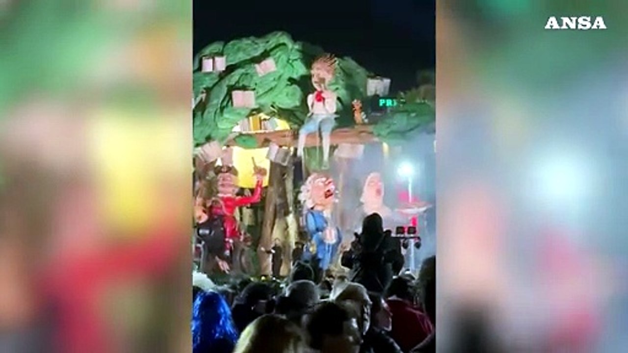 In un gioco di luci e musica si chiude il carnevale di Viareggio 2026