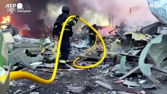 Ucraina, attacchi russi nelle regioni di Kiev e Zaporizhzhia
