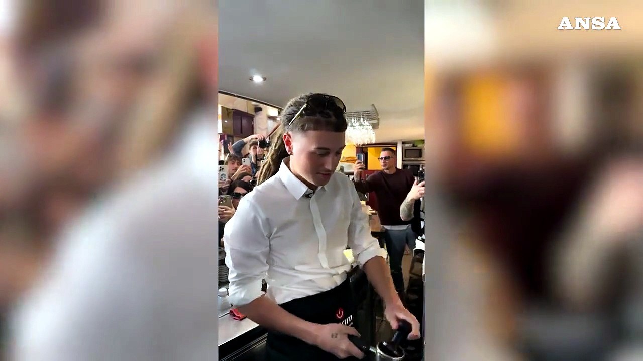 Da cantante a barista, Sayf fa caffe' per tutti a Sanremo