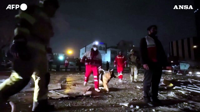 Teheran, proseguono senza sosta gli attacchi di Usa e Israele