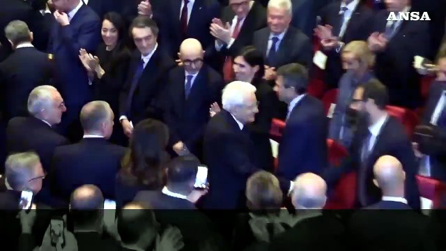 I 150 anni del Corriere , Mattarella lascia la Scala fra gli applausi