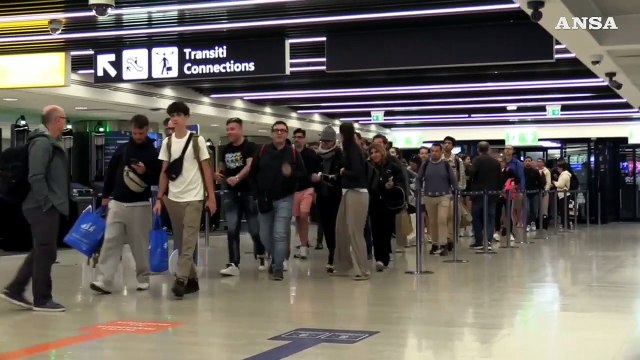 Arrivato a Fiumicino il primo volo con gli italiani rientrati da Oman