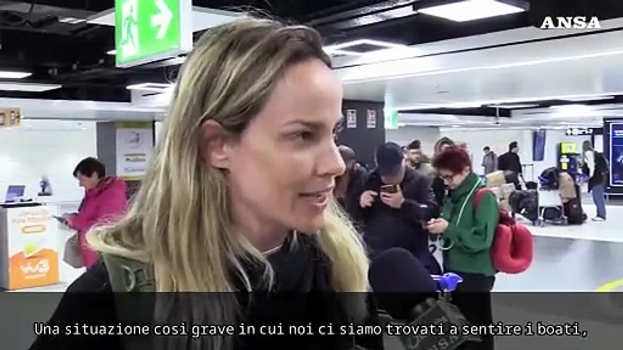 Atterrati a Fiumicino centinaia di italiani con il primo volo da Abu Dhabi
