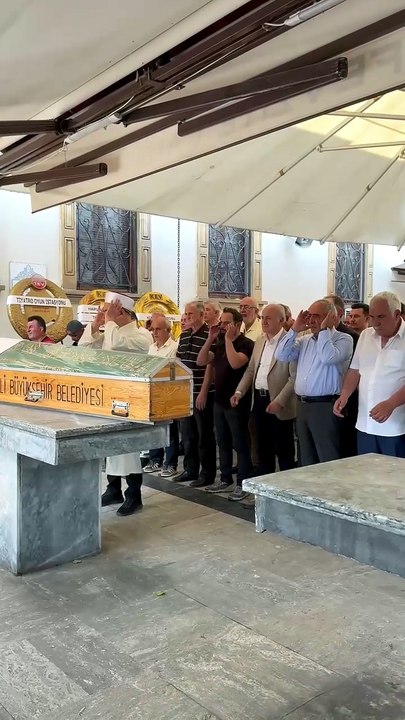 CHP eski il sekreteri Fehmi Timur İzmit'te son yolculuğuna uğurlandı