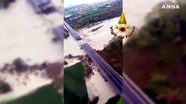 Maltempo in Molise, Ss Adriatica: il ponte sul Trigno crollato visto dall'alto