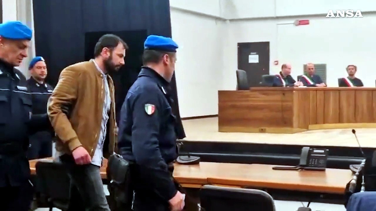 Il killer di Denisa e Ana nell'aula bunker di Firenze davanti alla Corte d'assise