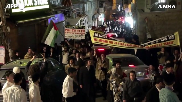 Ebrei ultraortodossi manifestano contro Israele nel giorno dell'Indipendenza