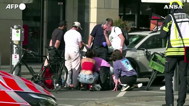 Germania, auto sulla folla a Lipsia: almeno due morti e due feriti
