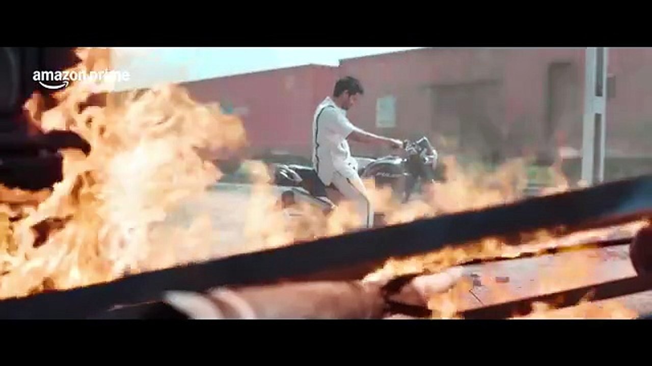 Dacoit Bande-annonce (EN)