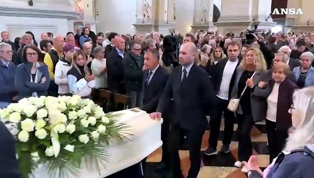Funerali Zanardi, l'ingresso del feretro nella chiesa di Santa Giustina
