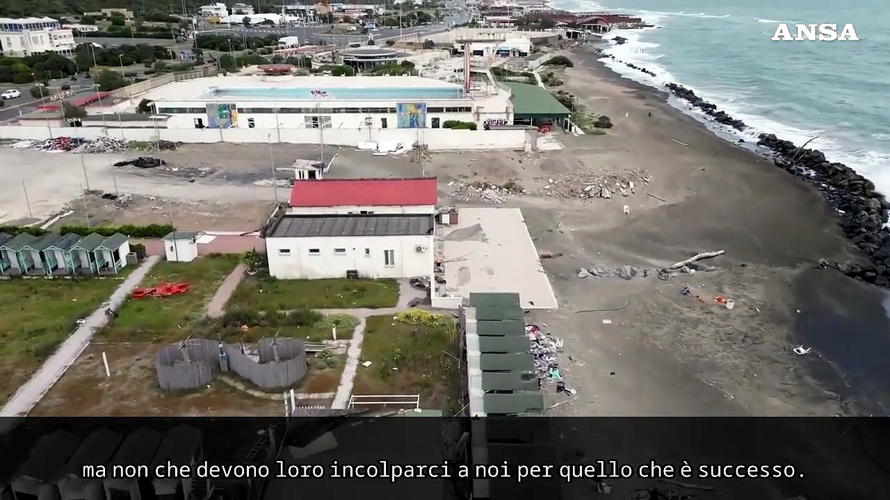 Lidi sequestrati a Ostia, i balneari: "Lottiamo per i dipendenti"