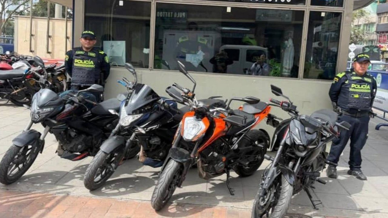 GPS de moto robada permitió descubrir un presunto desguazadero oculto tras una peluquería en Bogotá