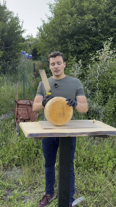 🧀🔥 Le Gouda au chorizo, c’est le fromage qui met le soleil dans la vitrine !