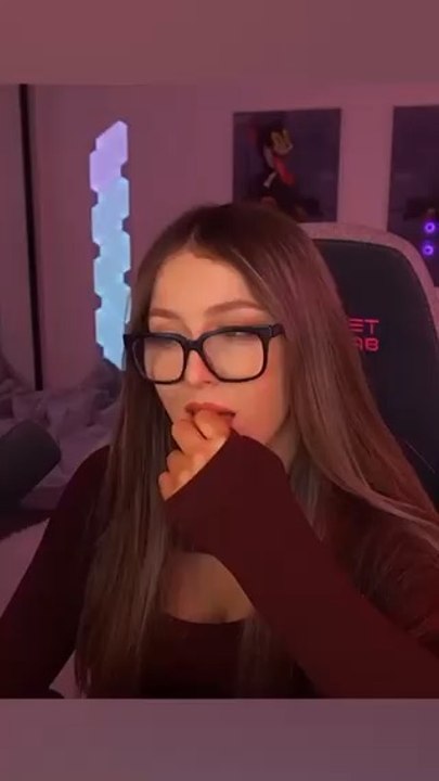 I have to stop trusting my chat 😭😭 #twitch #twitchstreamer #twitchclips #twitchmoments #twitchfails #gamergirl #fyp #jokes