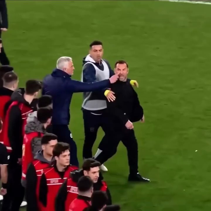 Okan Buruk vs Mourinho