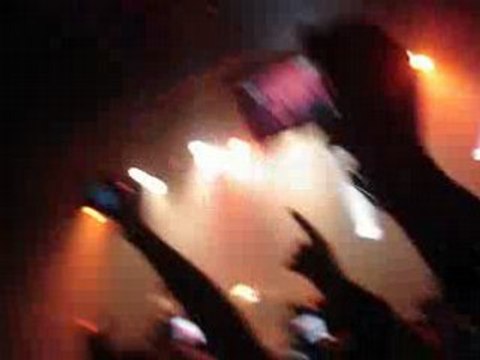 paramore concert let the flames begin