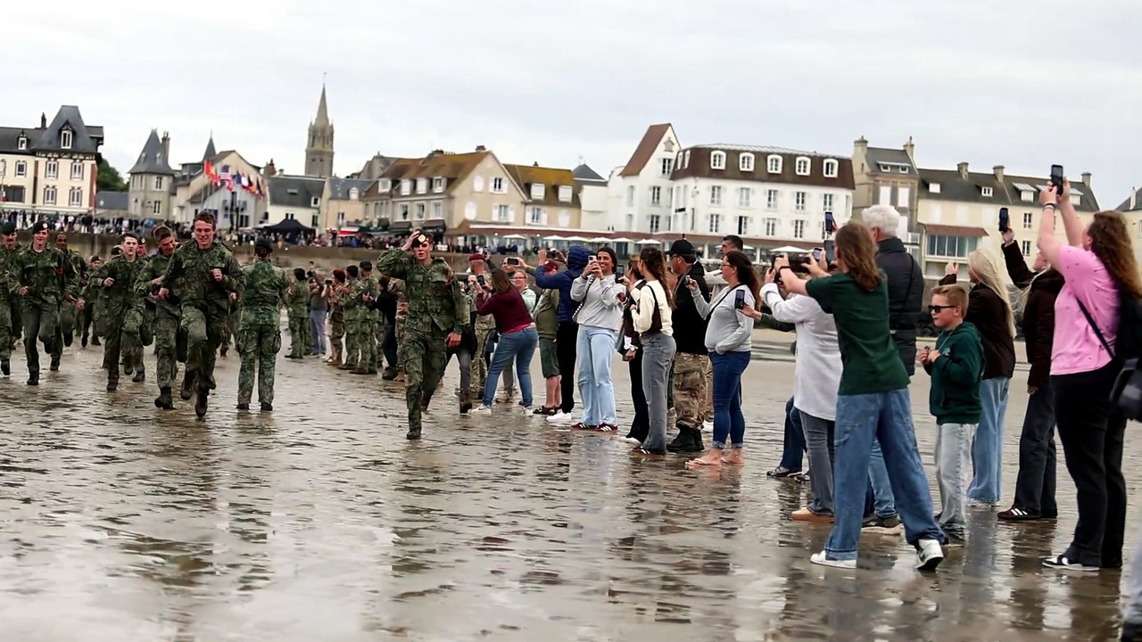 82e anniversaire du D-Day : une cérémonie militaire néerlandaise devenue tradition à Arromanches
