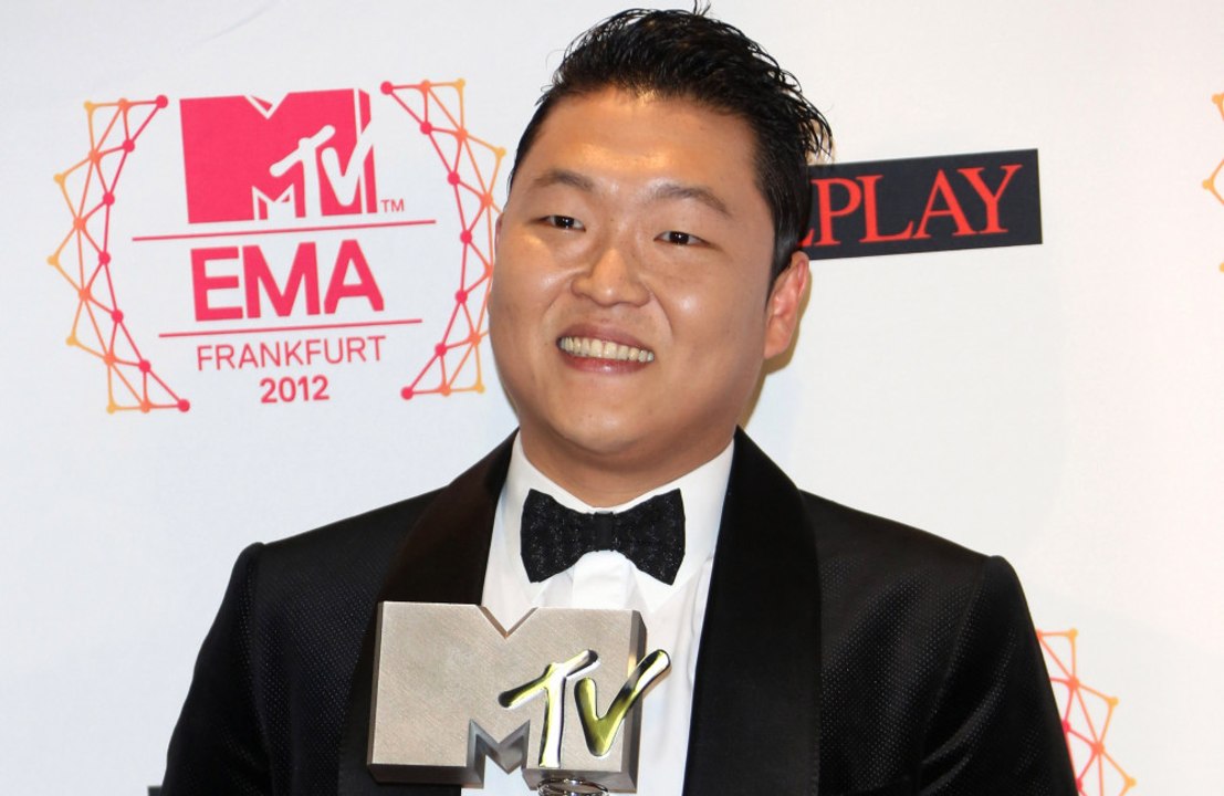 PSY、向精神薬の代理受領で書類送検
