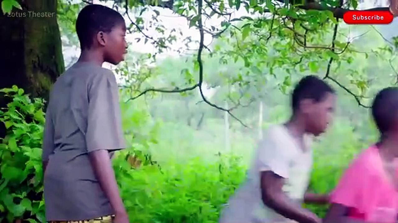 Action Movie! A soccer boy found the crime lair...