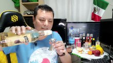 Abriendo una botella de #Tequila Cabrito Reposado en la oficina con limon eureka y sal de gusano