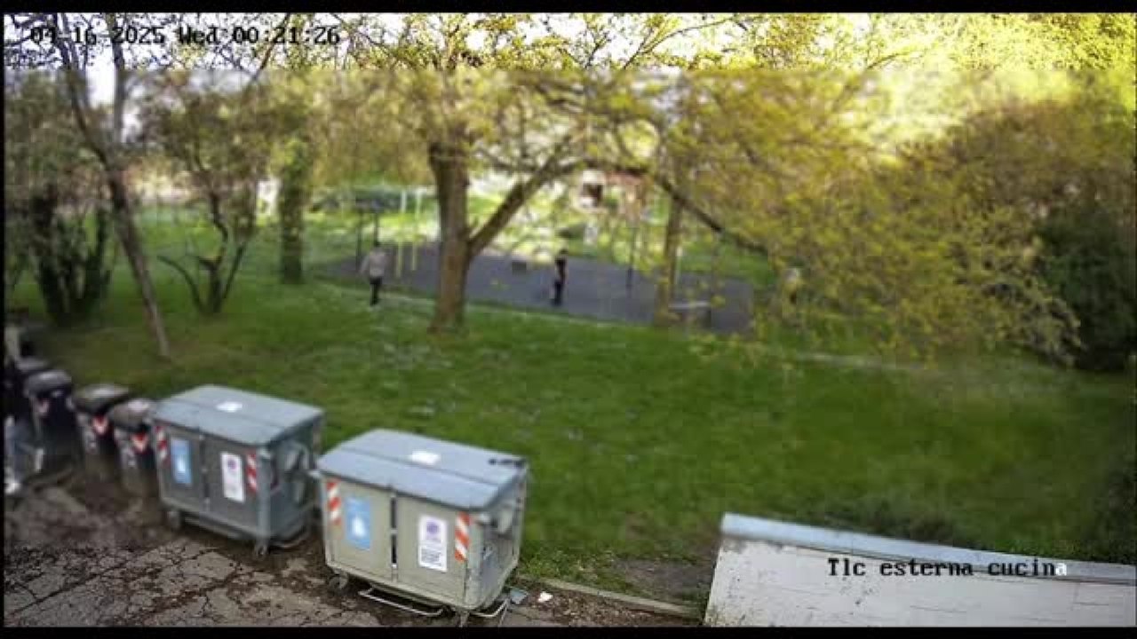 Cesena, il video dell'aggressione al parco con il machete: un quindicenne resta sfigurato