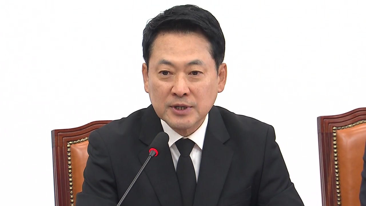 사퇴론 직면한 장동혁, 첫 지도부 회의서도 '침묵'..."의원 목소리 폭넓게 경청"...
