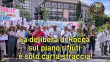La delibera del piano rifiuti Rocca Gualtieri stracciata in piazza.