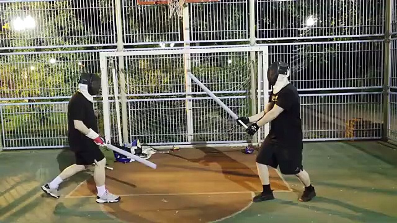 Фехтование длинным японским японским мечом чанбара катана - спарринг Katana Club на спортплощадке - Школа японского фехтования Katana Club (360p, h264)