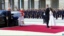 El Papa llega al Palacio Real.