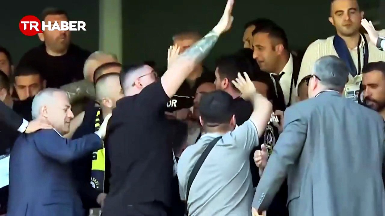 Fenerbahçe Genel Kurulunda Gerginlik