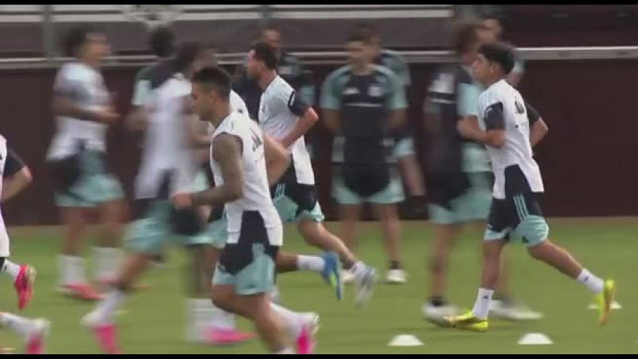 Messi si allena con l'Argentina. Scaloni rassicura: sta molto meglio