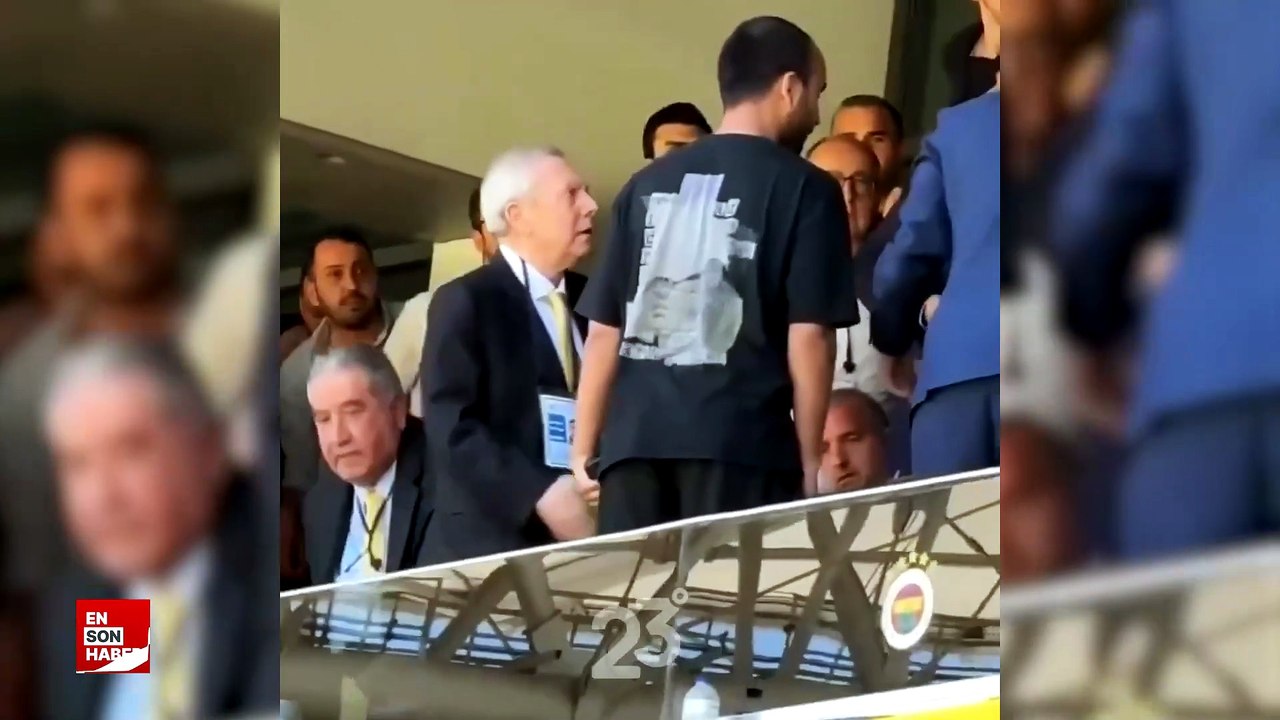 Fenerbahçe Genel Kurulu'nda Aziz Yıldırım ile yönetici Hakan Safi arasında protokolde gerginlik çıktı